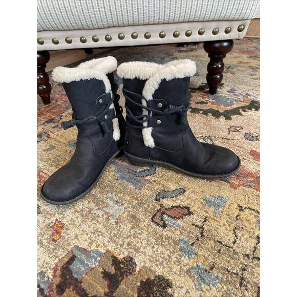 UGG Boots Womens 6 Caspia Ankle Bootie Matte Black Leather Shearling Fur - Picture 5 of 15